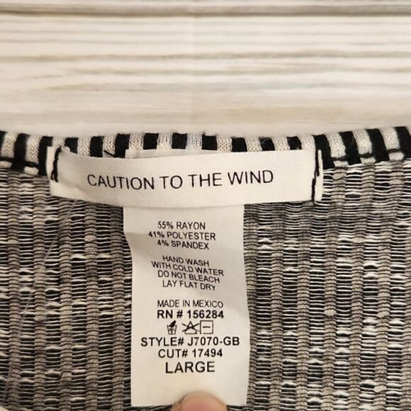 Nwt Juniors Caution to the wind black & white striped tie bottom top size Large. - Picture 11 of 16